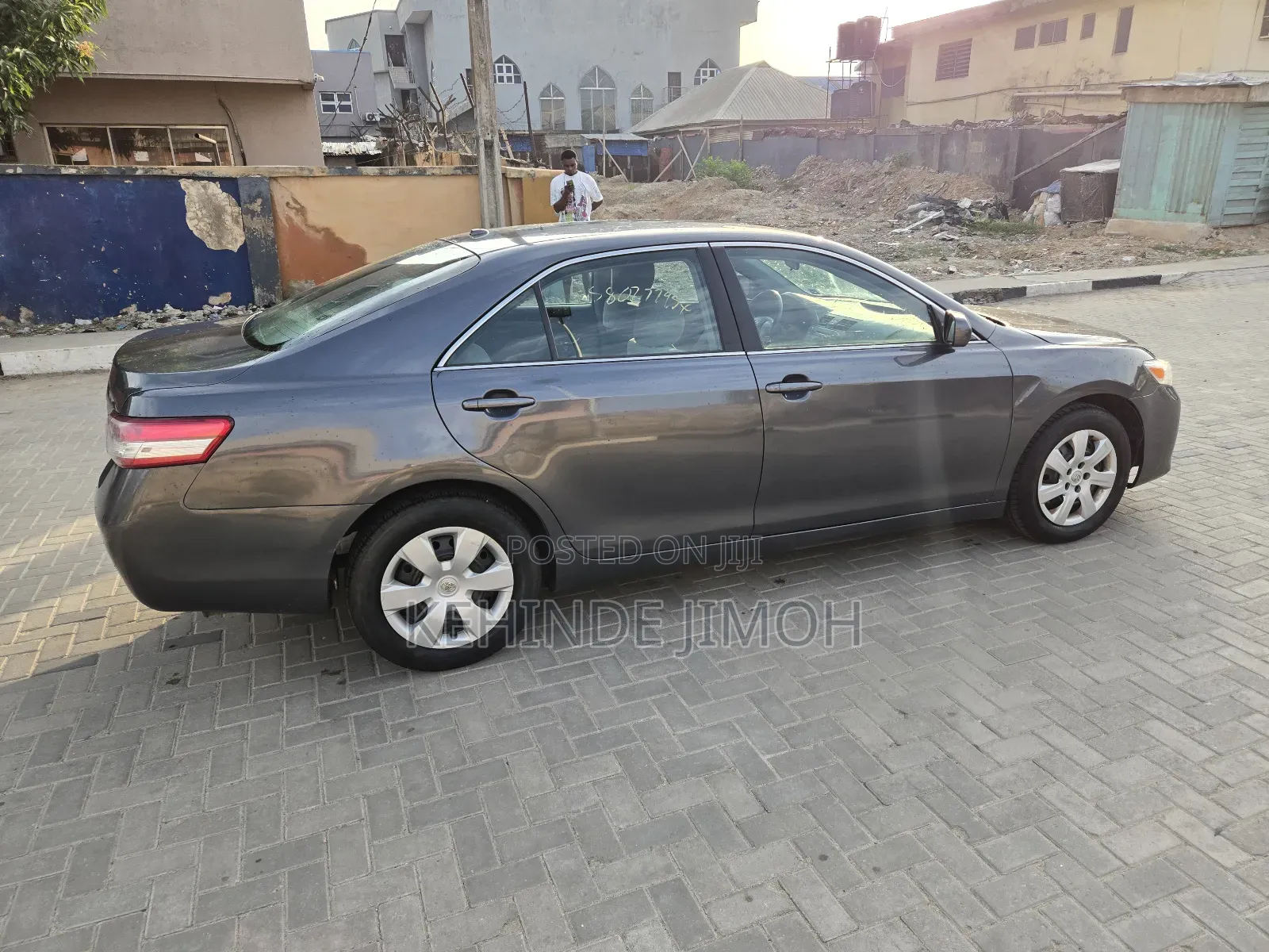 Toyota Camry LE 4dr Sedan (2.5L 4cyl 6A) 2011 Gray