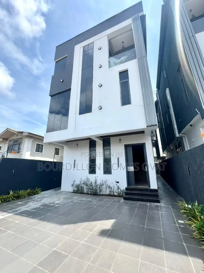 5bdrm Duplex in Lekki Phase 1 for sale