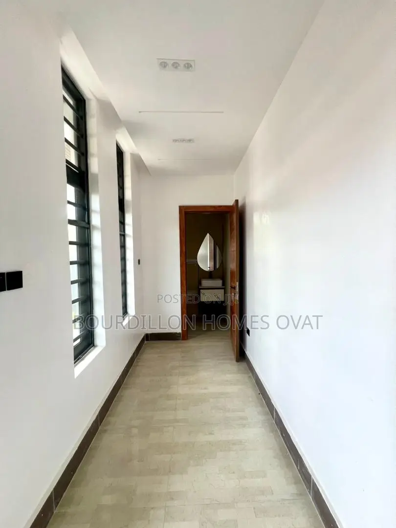 5bdrm Duplex in Lekki Phase 1 for sale