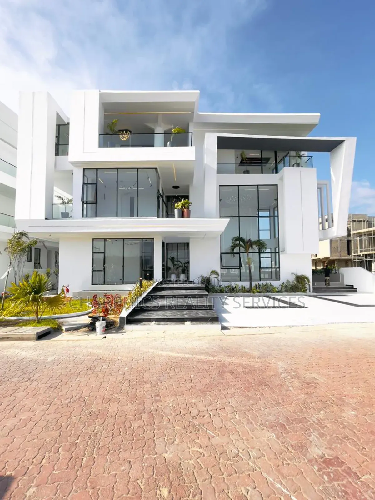 5bdrm Duplex in Osapa london for sale