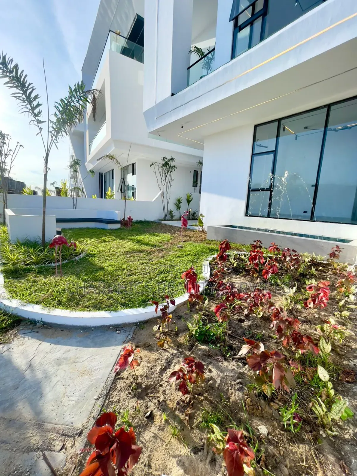 5bdrm Duplex in Osapa london for sale
