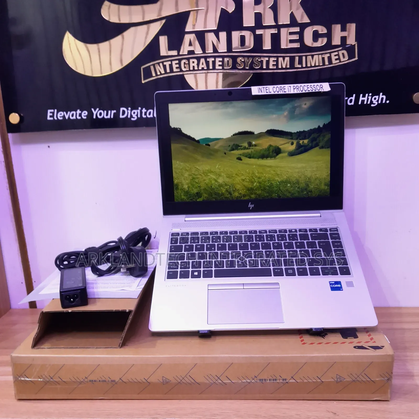 New Laptop HP EliteBook 840r G4 8GB Intel Core i7 SSD 1T