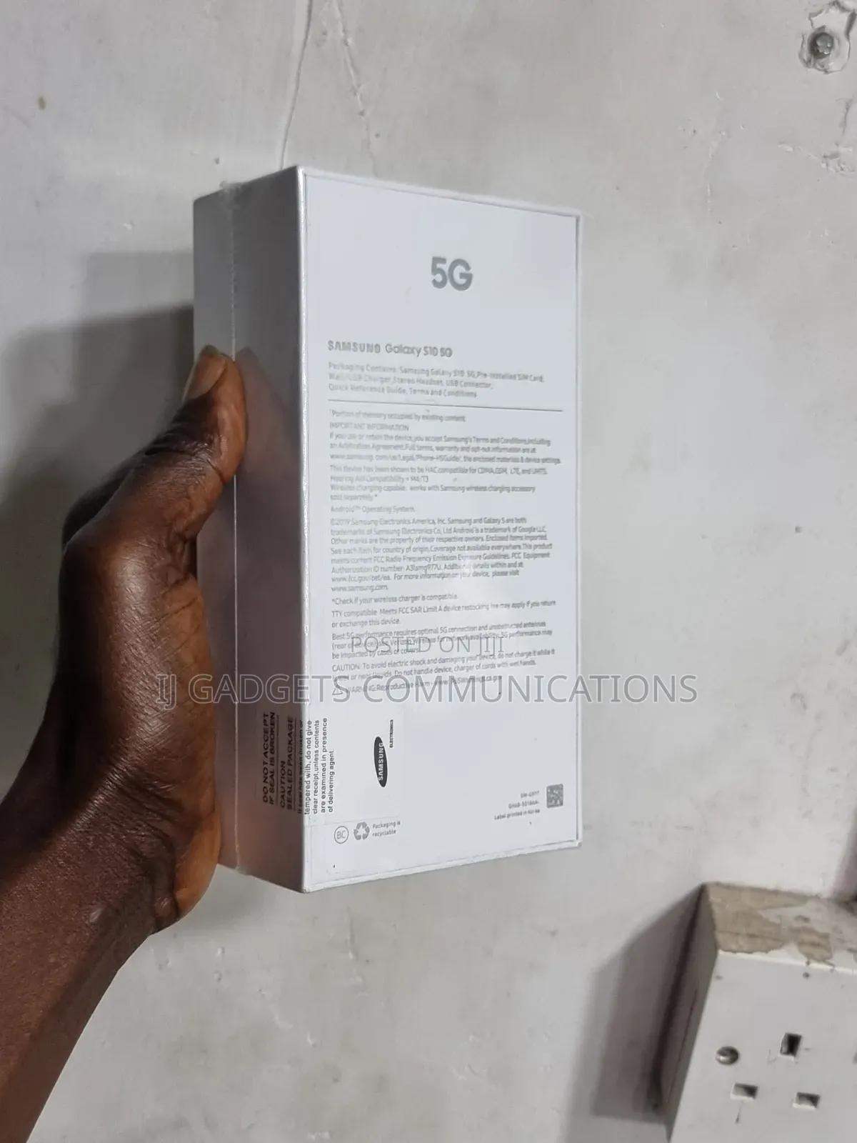 New Samsung Galaxy S10 5G 256 GB Silver