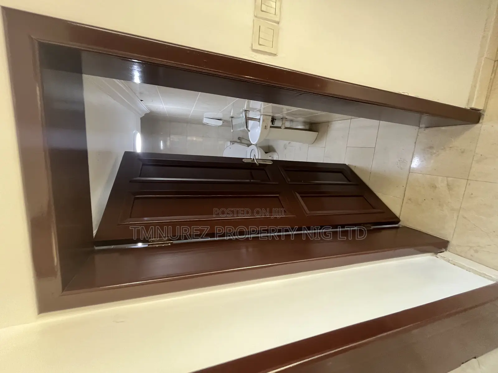 2bdrm Apartment in Lekki Phase 1 for rent