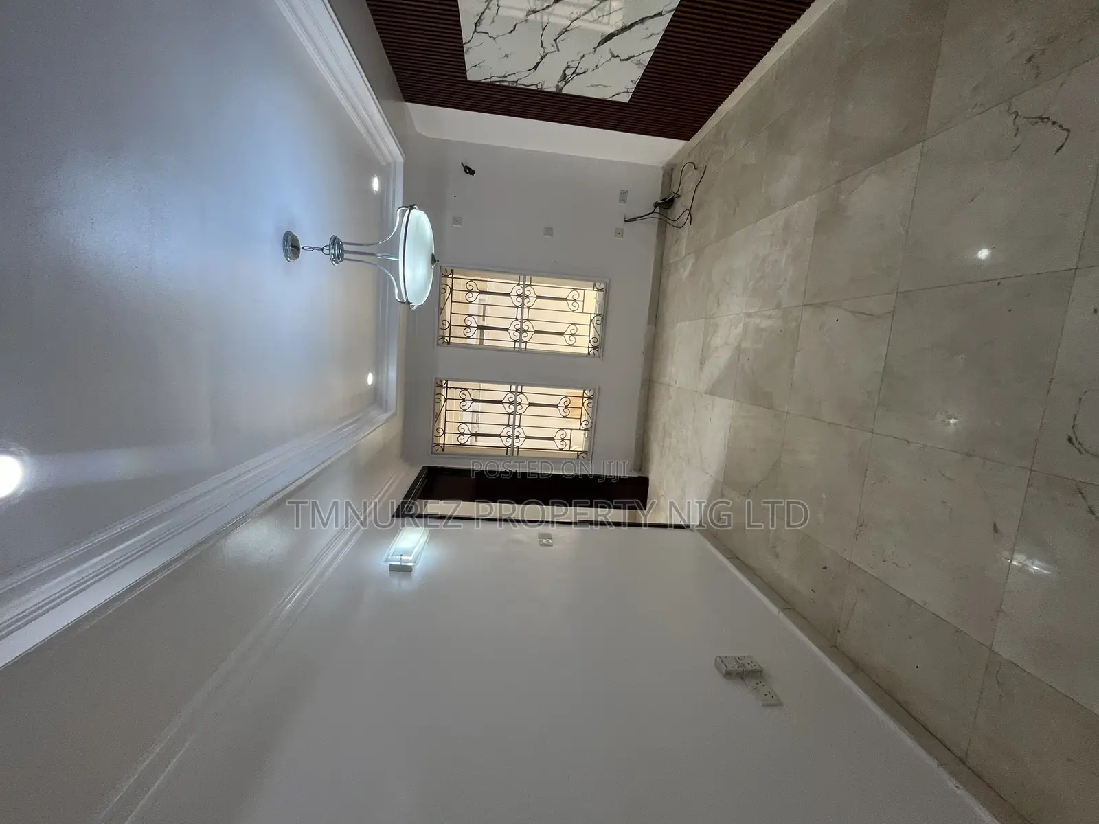 2bdrm Apartment in Lekki Phase 1 for rent