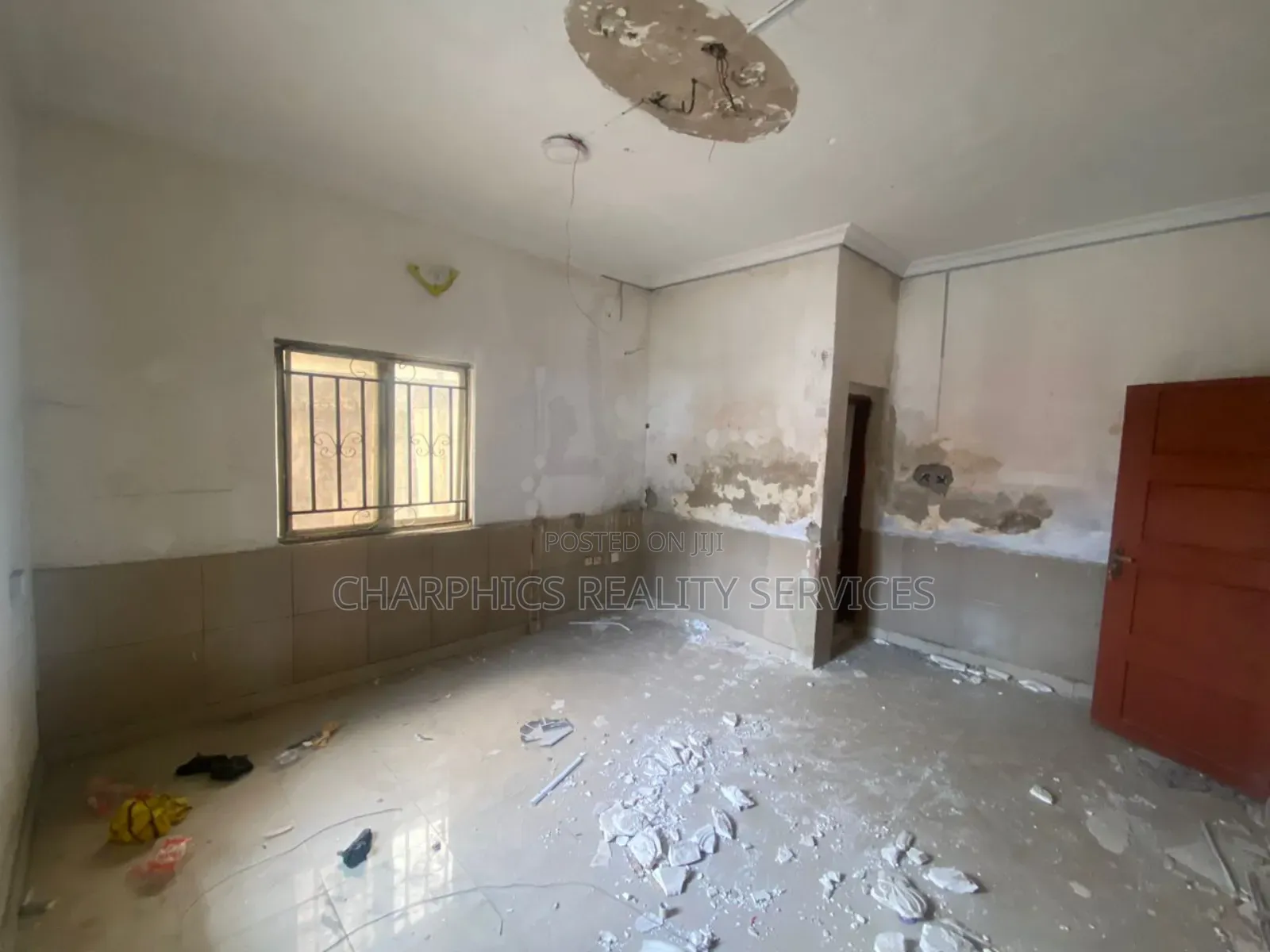 12 Rooms Detached House Warehouse at Ogudu