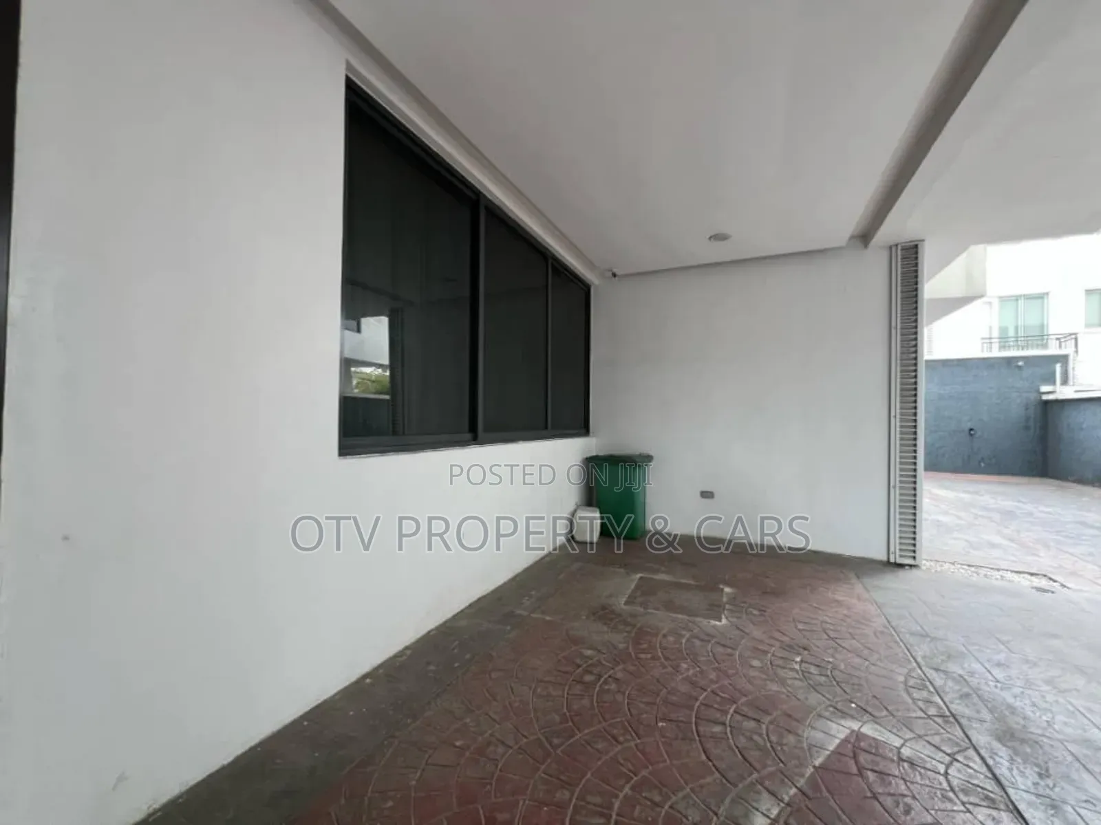 Furnished 3bdrm Townhouse/Terrace in Banana Island for sale