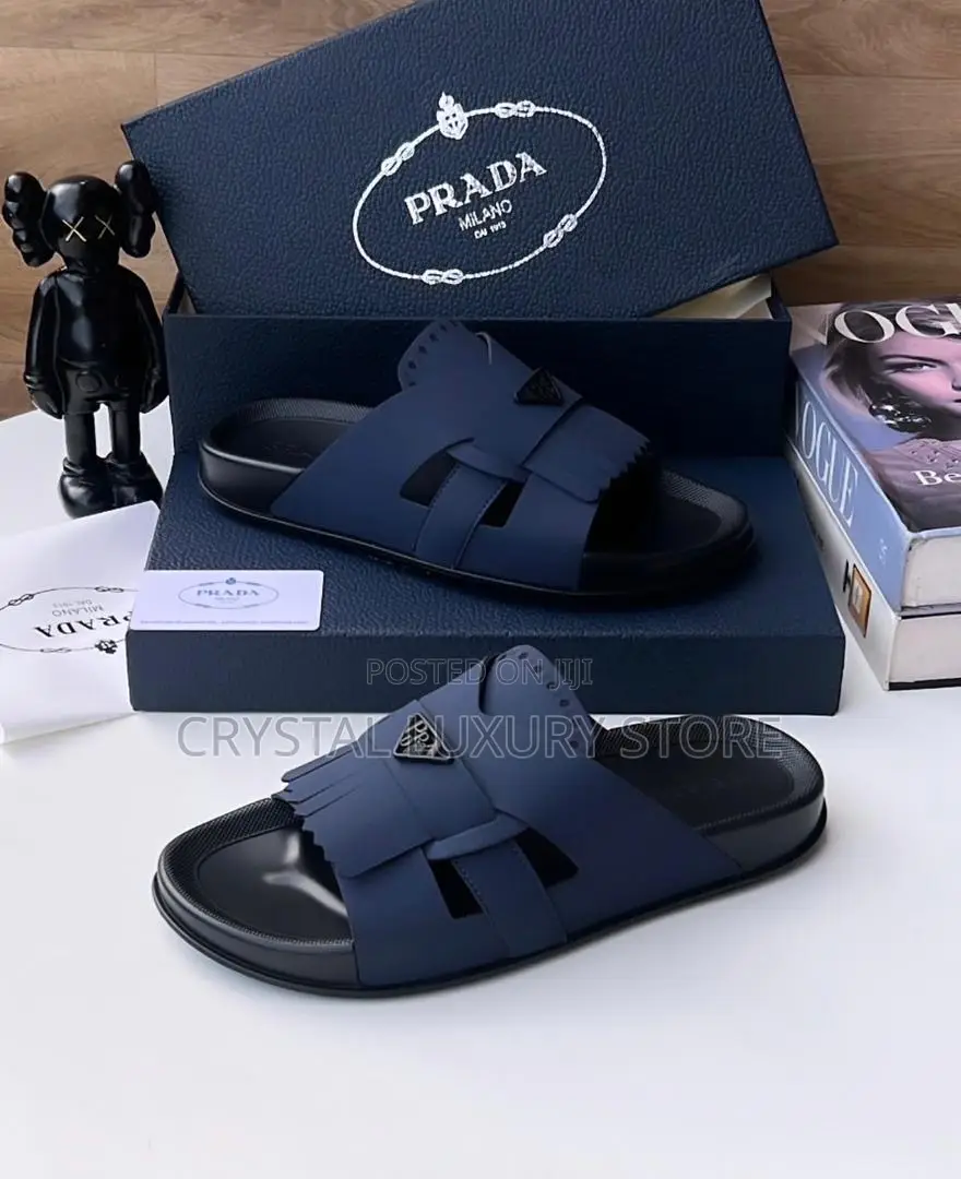 Prada Quality Luxury Men Men Slip-On