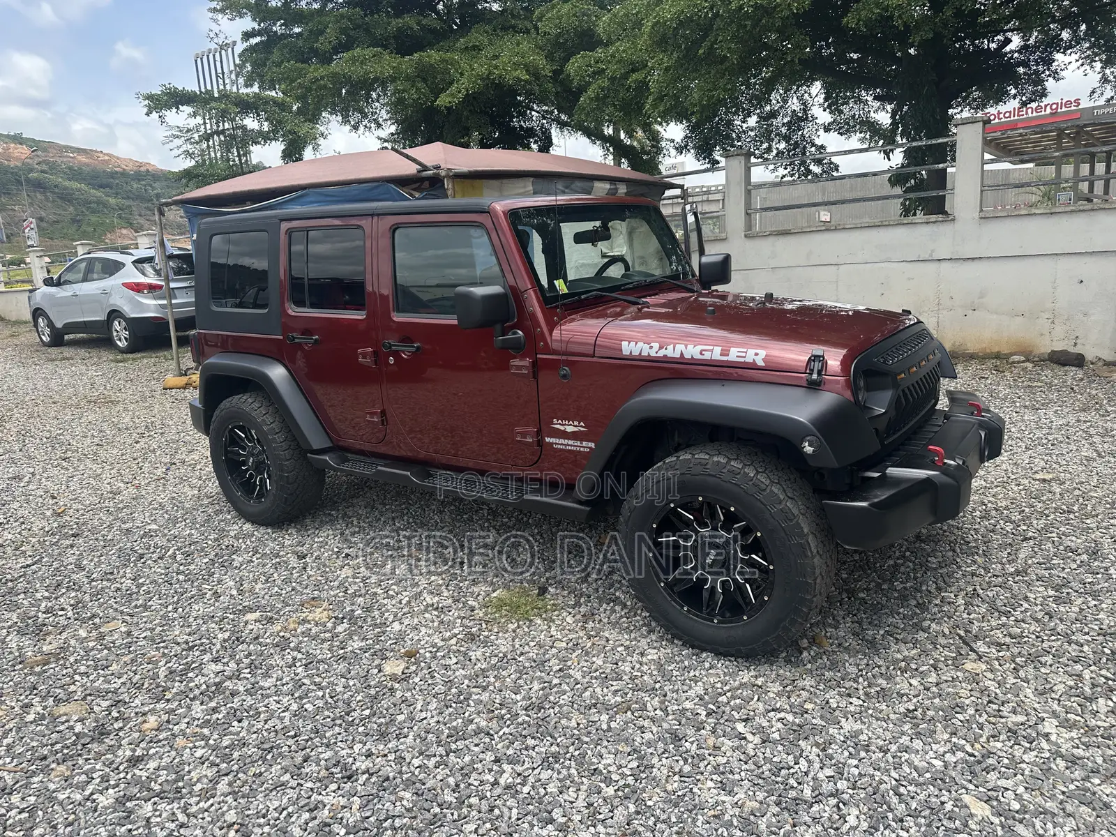 Jeep Wrangler Unlimited Sahara 2011 Burgundy