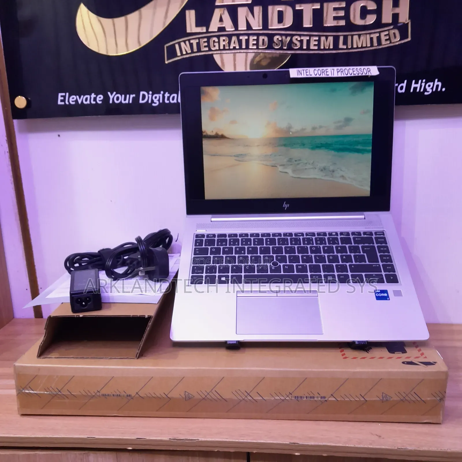 New Laptop HP EliteBook 8440w 12GB Intel Core I7 SSD 256GB