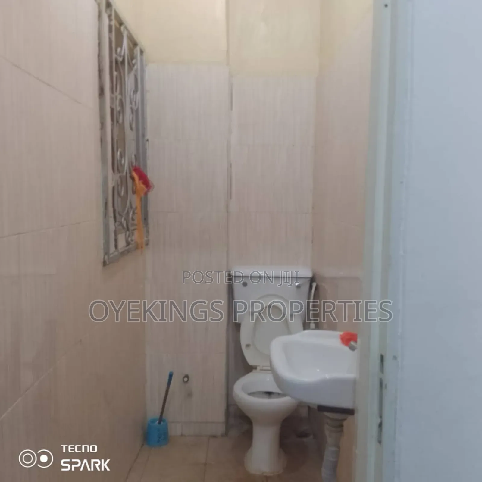 3bdrm Bungalow in Johnson Awe, Oluyole Estate for sale