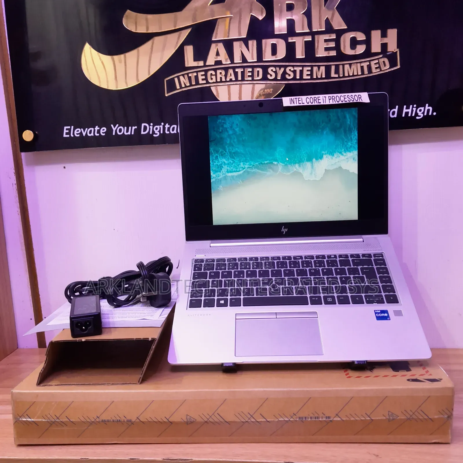 New Laptop HP EliteBook 8440w 8GB Intel Core I7 SSD 256GB