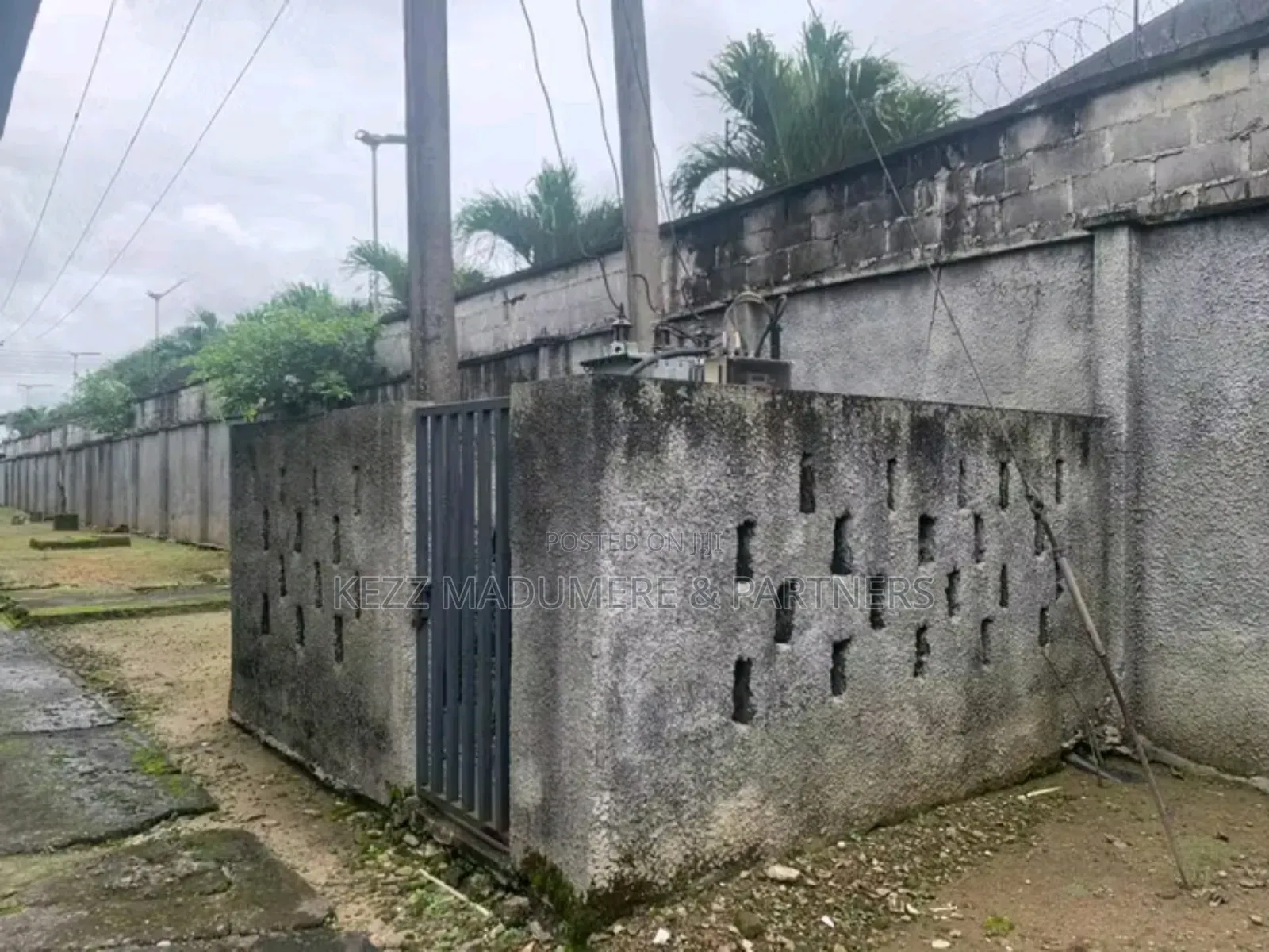 For Sale : 733 SQMTS Warehouse on 8.5plots of Land at Trans Amadi, Ph