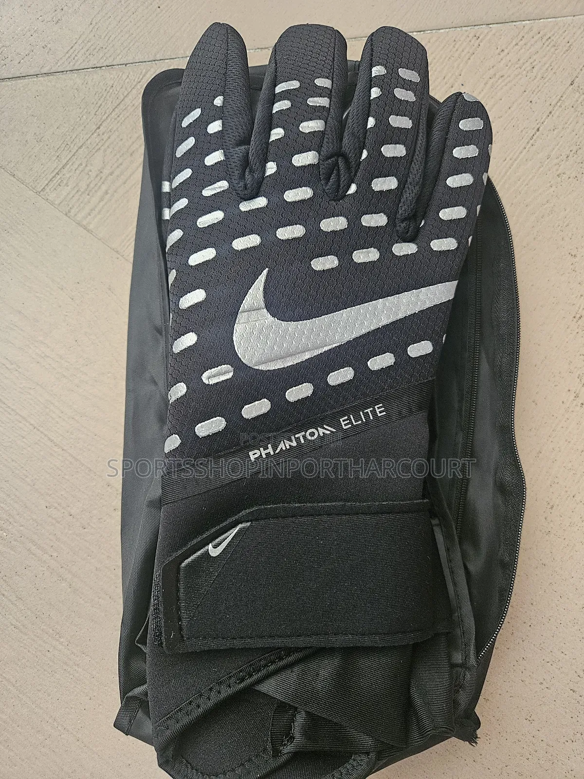 Nike Goal Keeper Hand Gloves