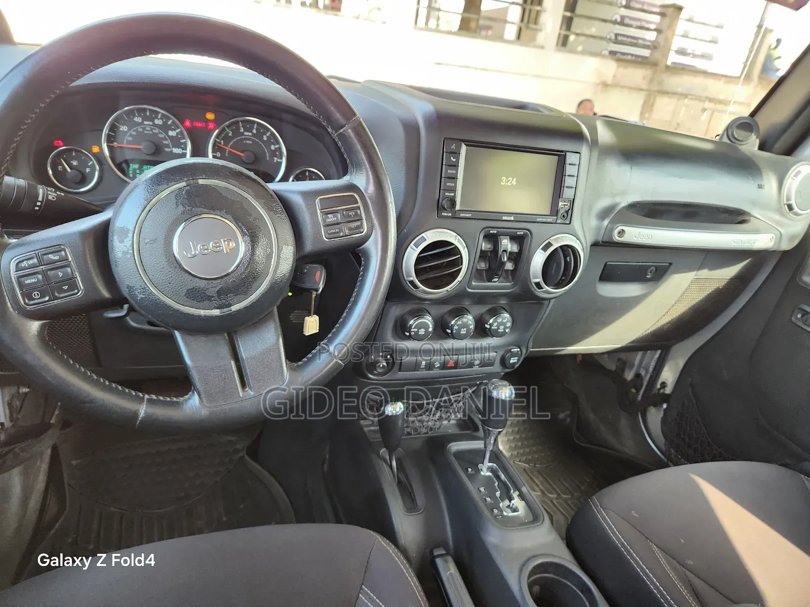 Jeep Wrangler Rubicon 2dr SUV 4WD (3.6L 6cyl 6M) 2015 Silver