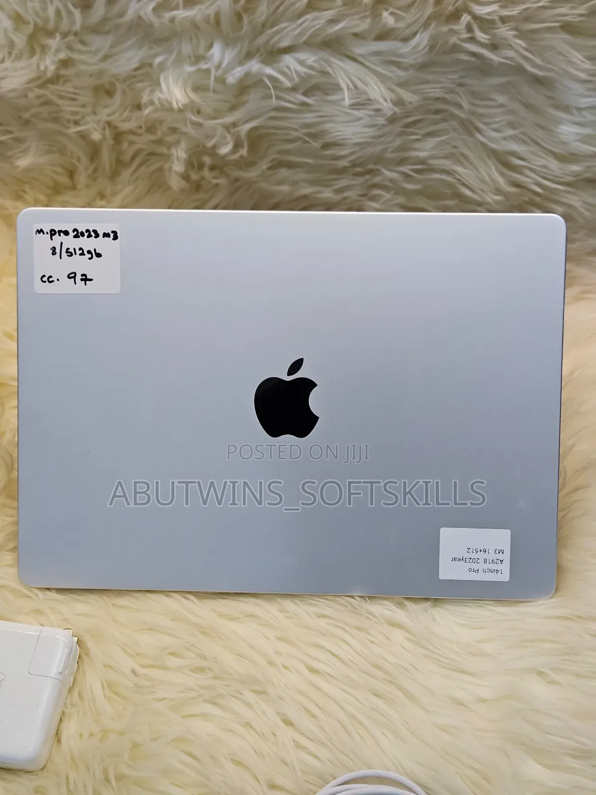 Apple MacBook Pro 2023 M3 Pro 14-Inch 8GB Intel Core M3 SSD 512GB
