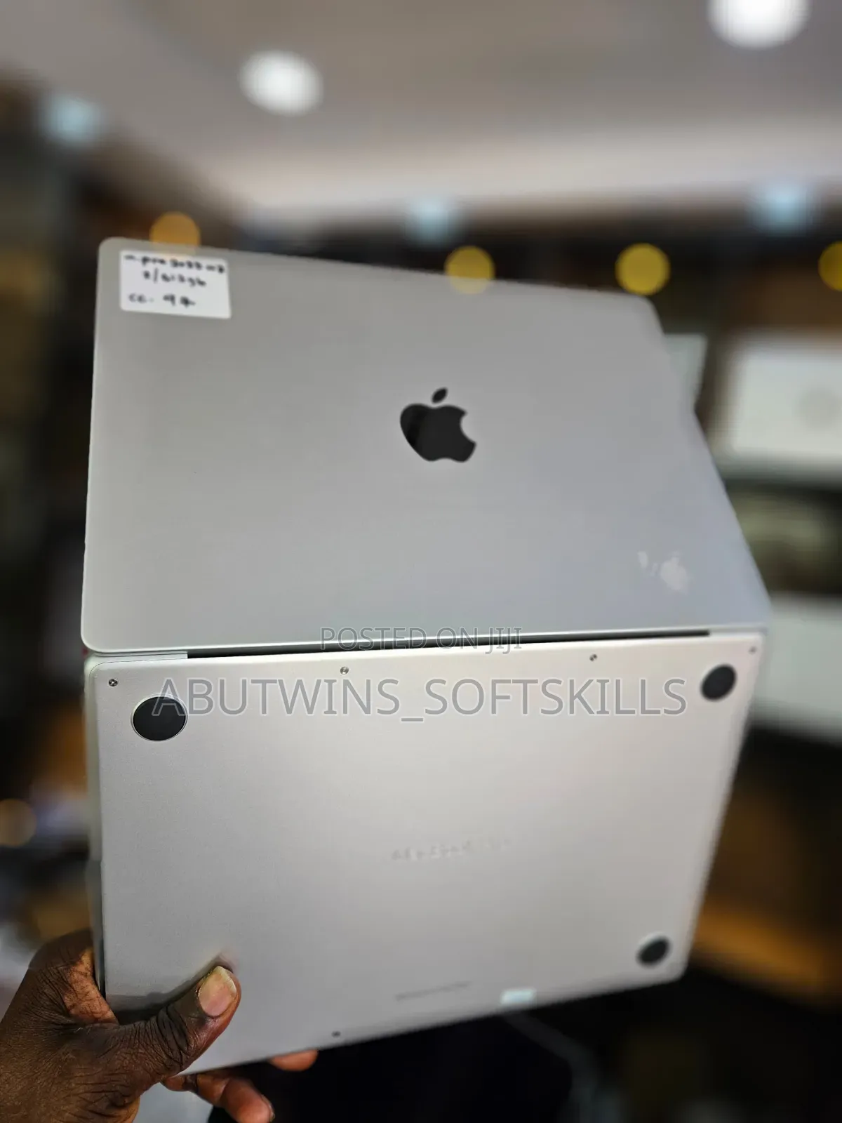 Apple MacBook Pro 2023 M3 Pro 14-Inch 8GB Intel Core M3 SSD 512GB