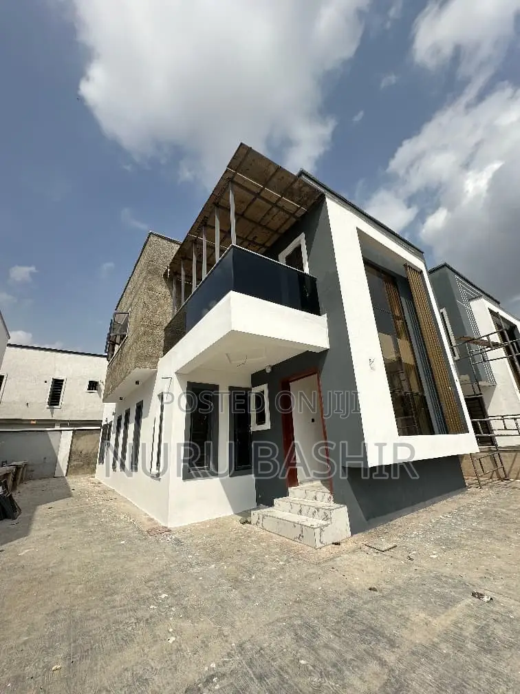 4bdrm Duplex in Gra Oluyole for sale