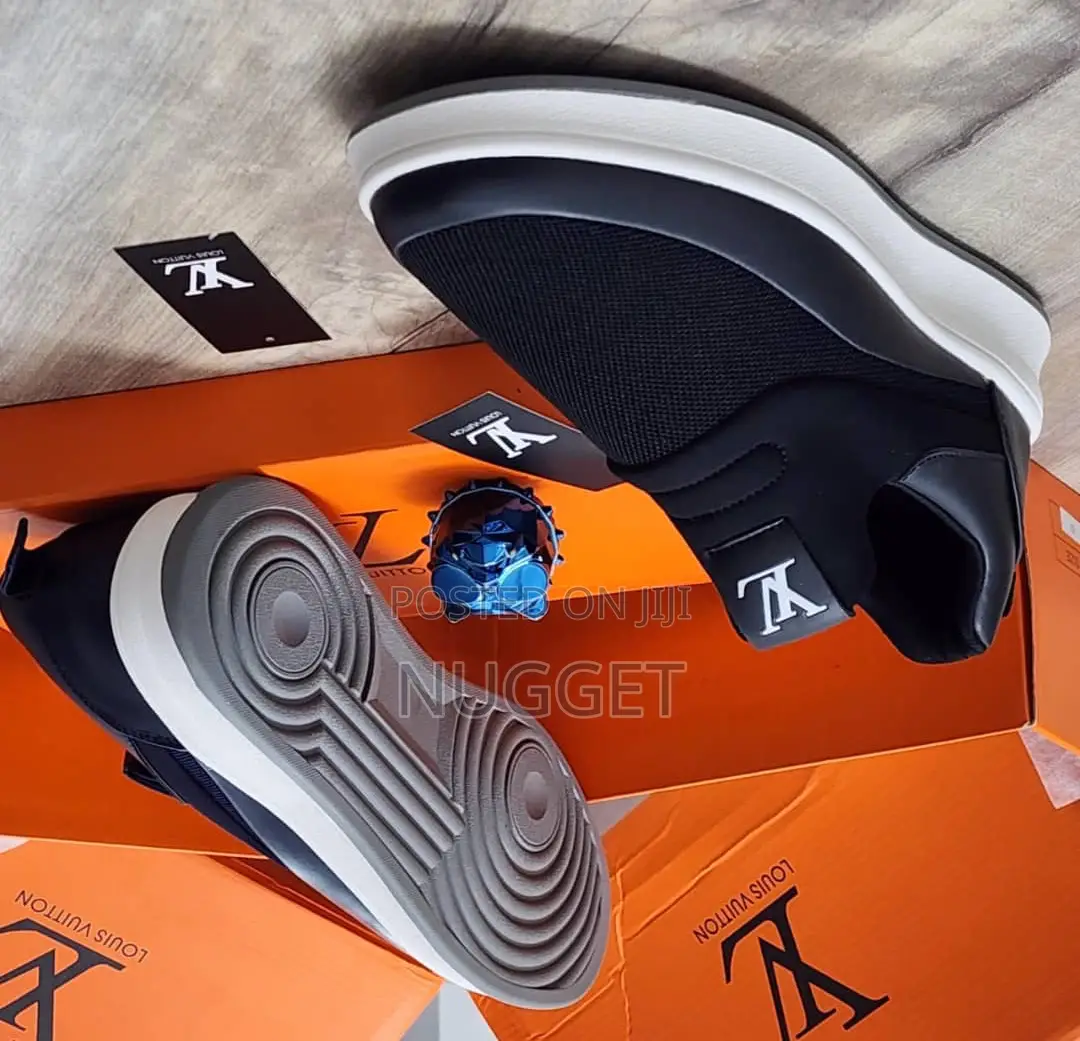 Louis Vuitton Sneakers (Luxury Grade) 