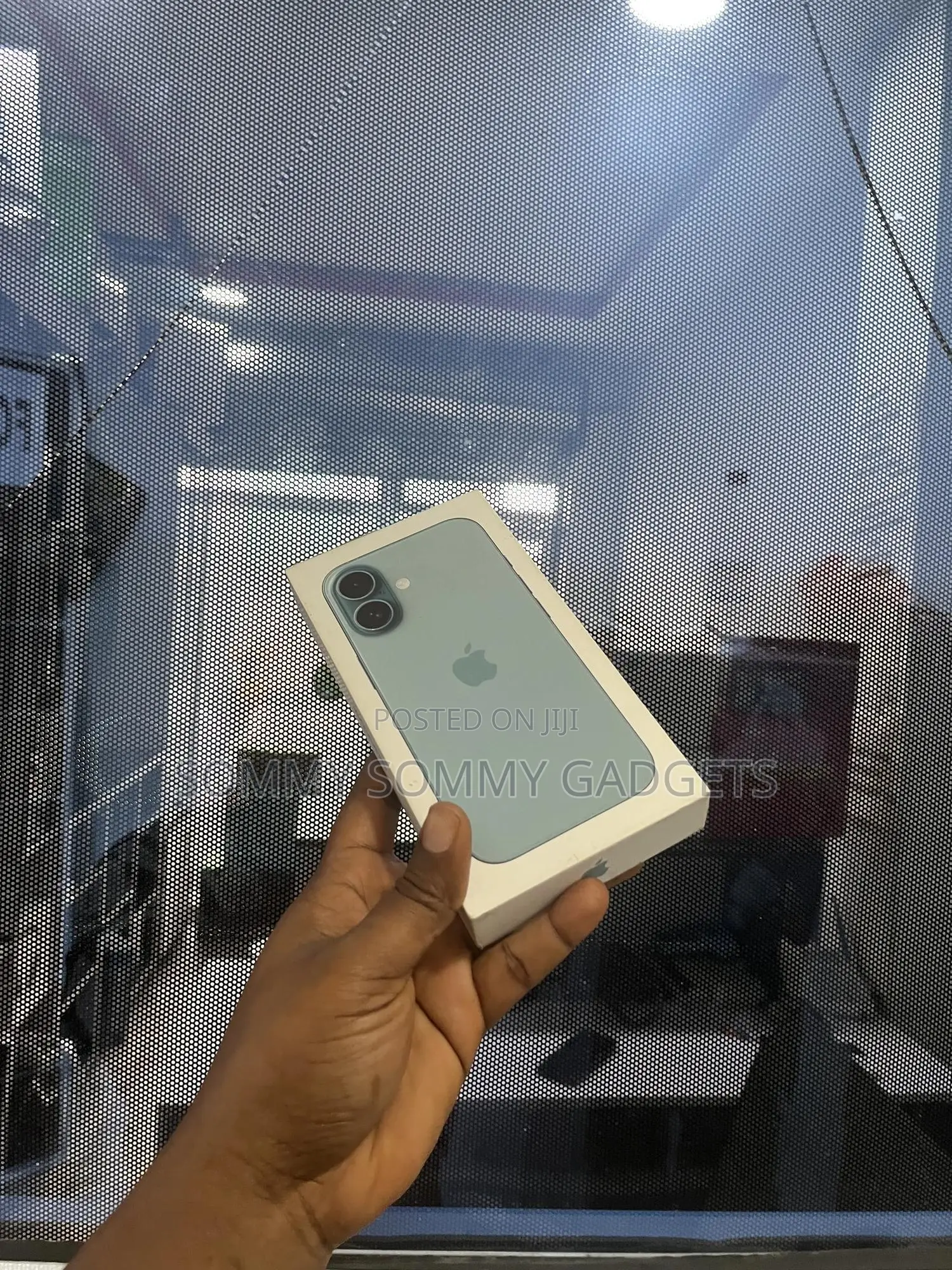 New Apple iPhone 16 128 GB Blue