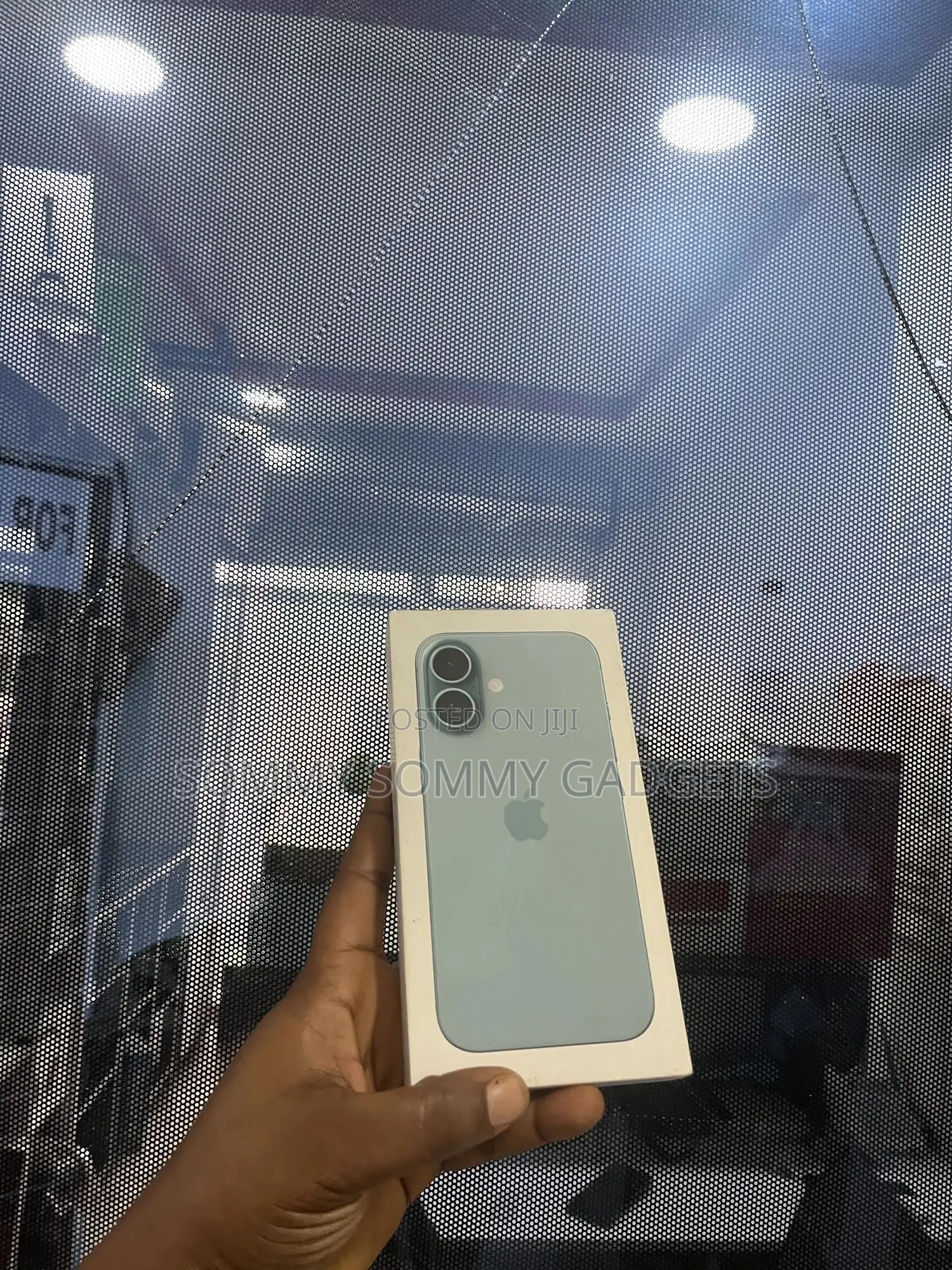 New Apple iPhone 16 128 GB Blue
