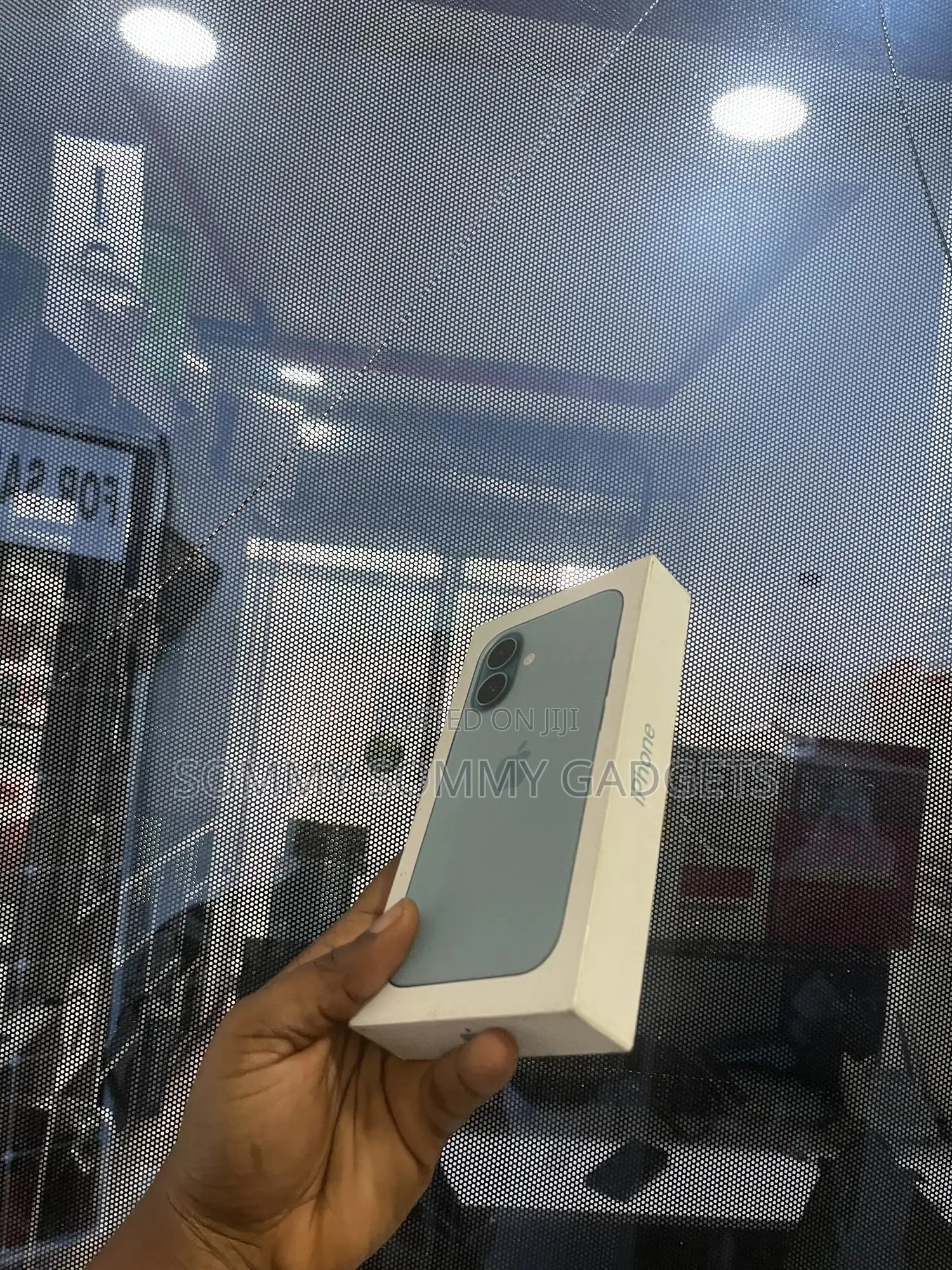New Apple iPhone 16 128 GB Blue