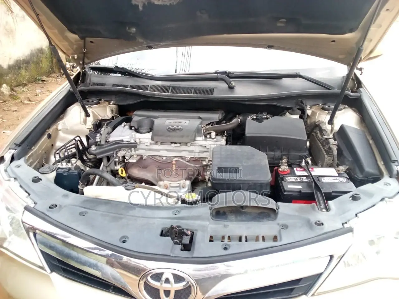 Toyota Camry Hybrid LE 2012 Gold