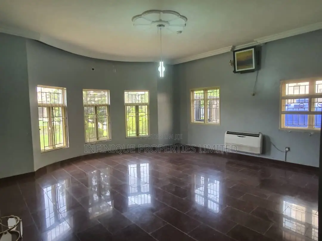 5bdrm Duplex in Nicon Town for sale