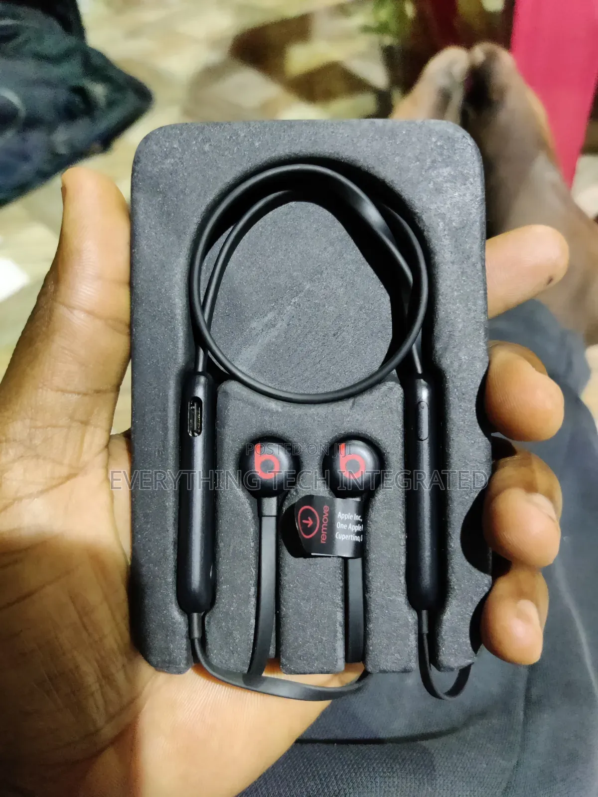 Beats Flex Wireless Earbuds - Apple W1 Headphone Chip, Magnet