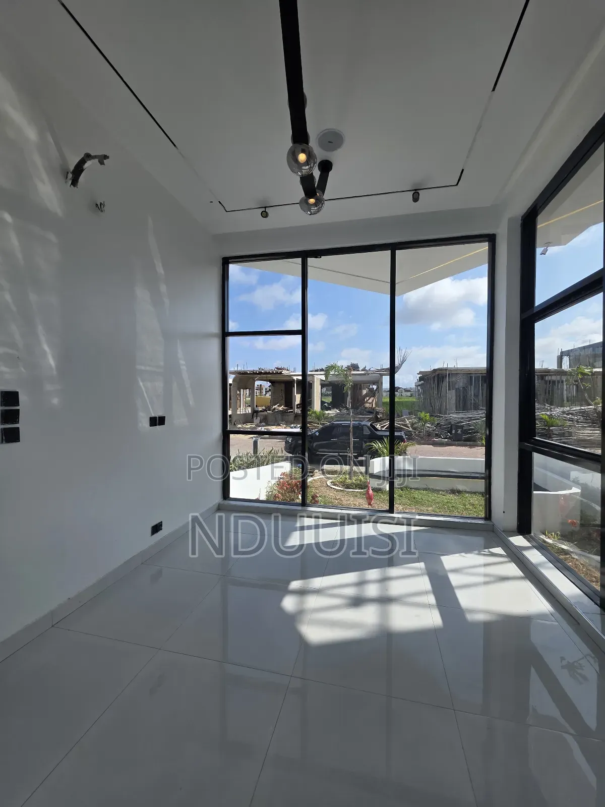 5bdrm Duplex in Hampton Island, Lekki Phase 1 for sale