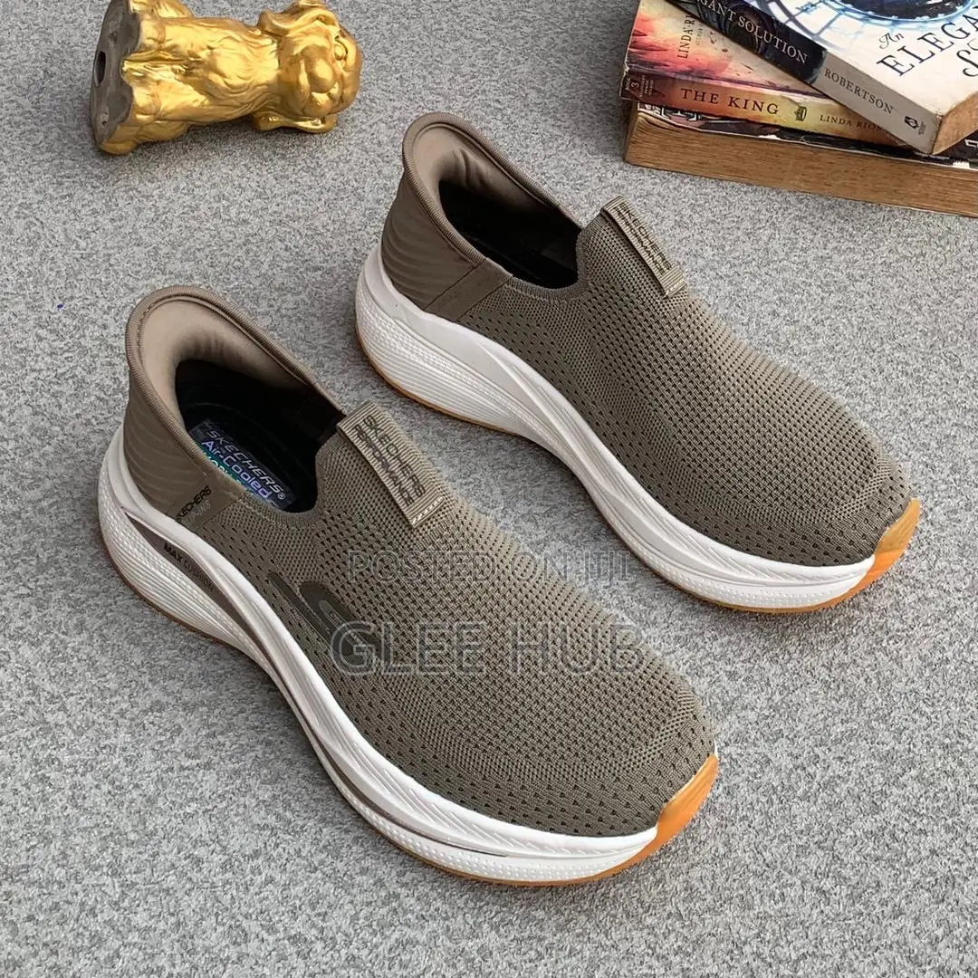 Sketchers Max Cushion Sneakers