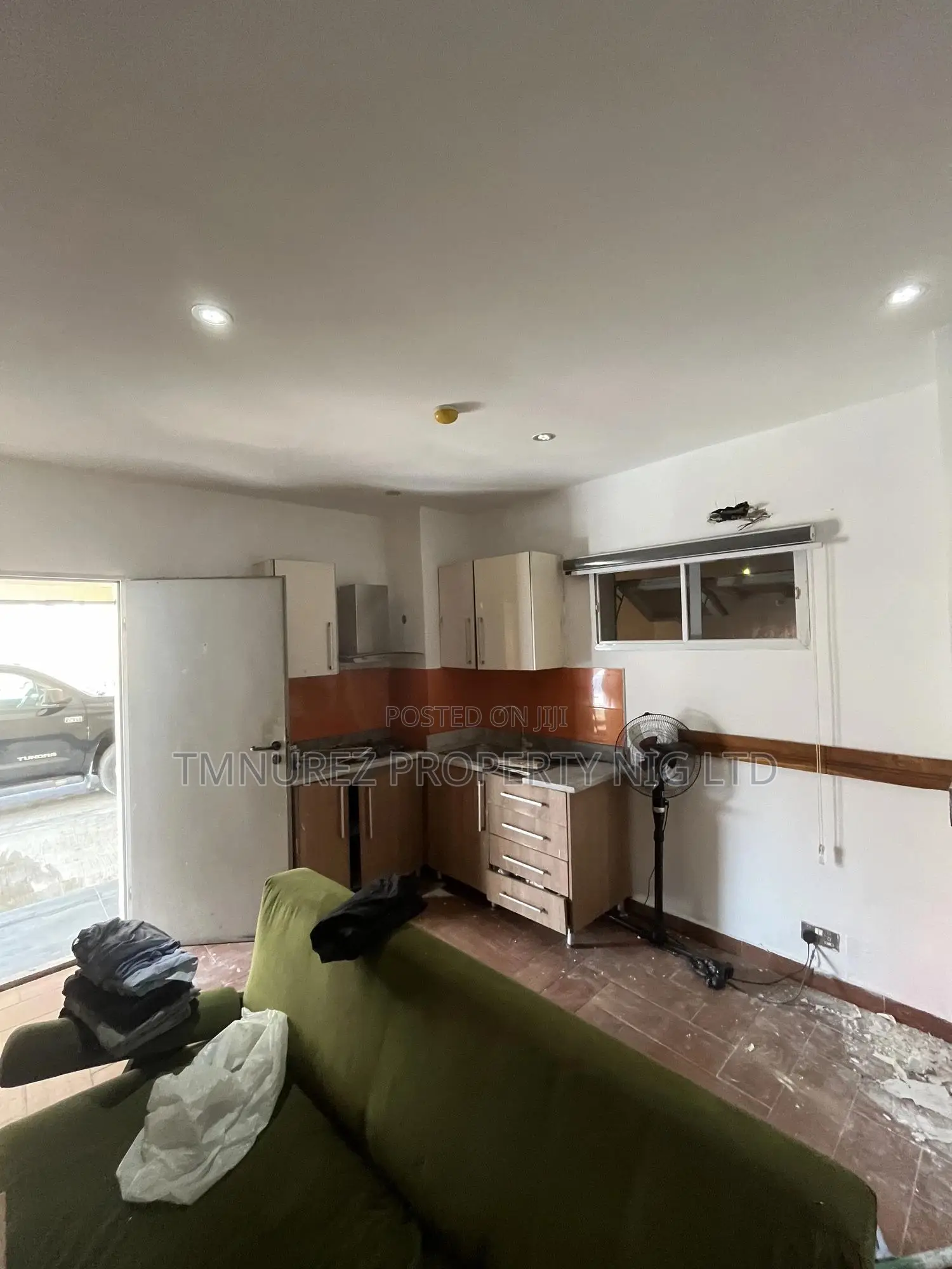 1bdrm Apartment in Agungi, Lekki for rent
