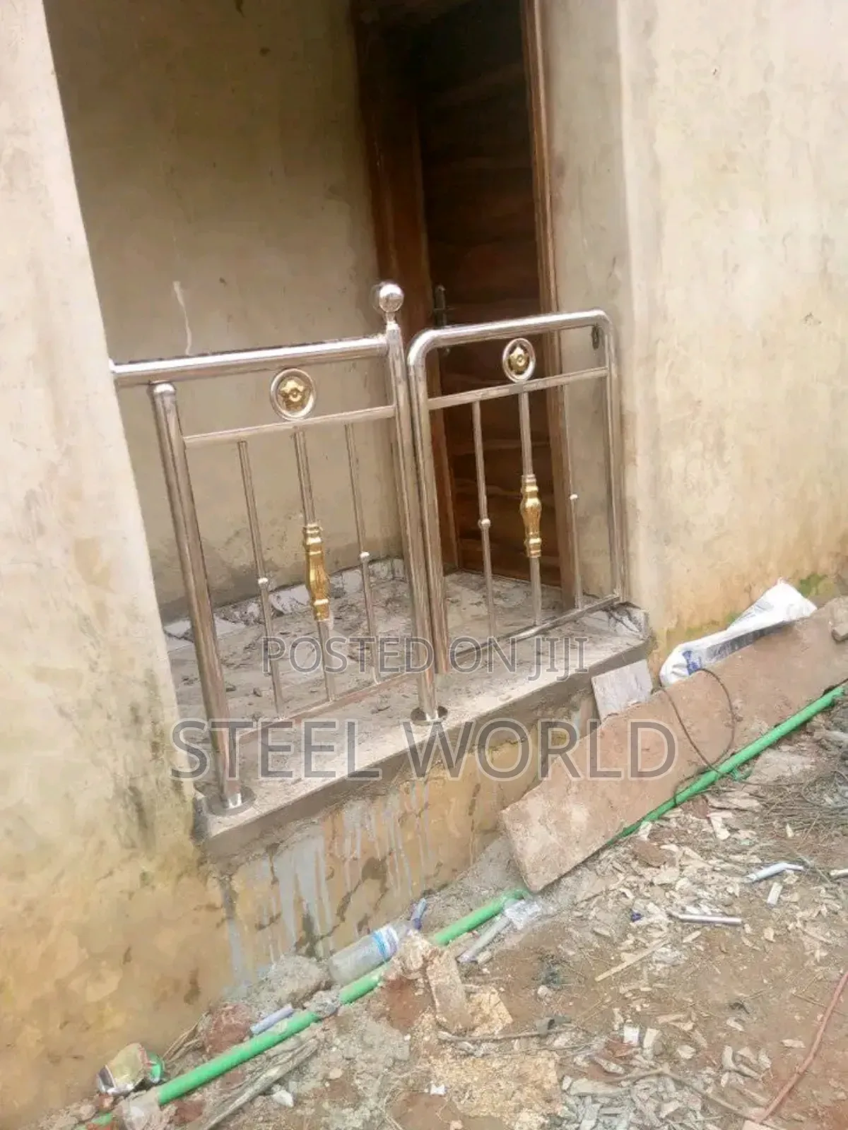 Handrail With Doors