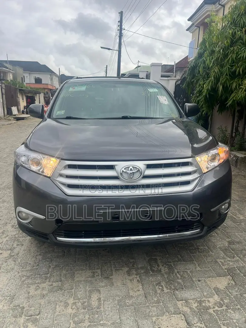 Toyota Highlander 3.5L 4WD 2013 Gray