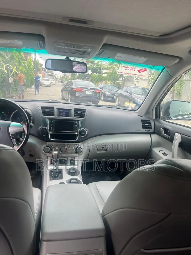 Toyota Highlander 3.5L 4WD 2013 Gray