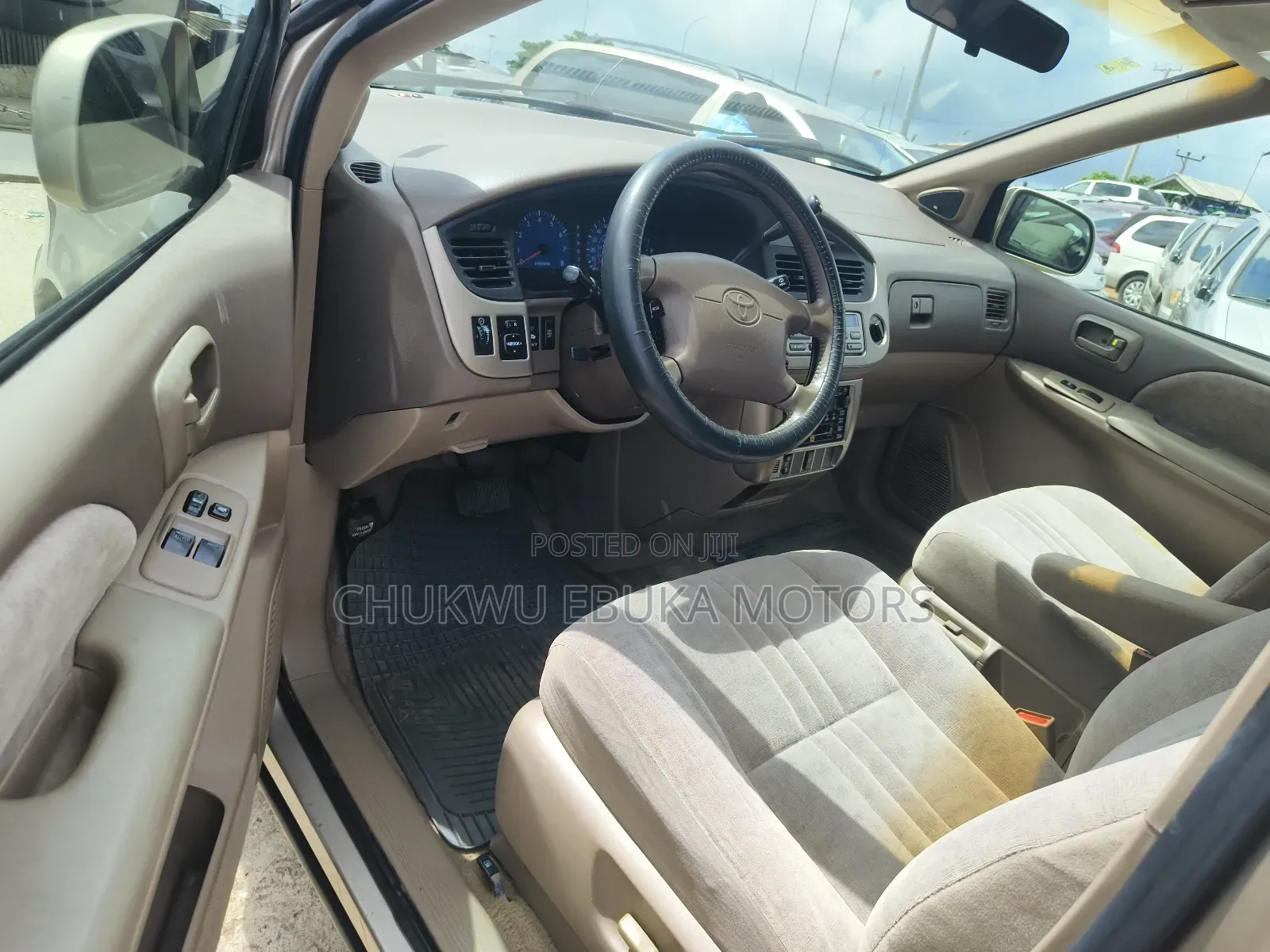 Toyota Sienna XLE 2002 Gold