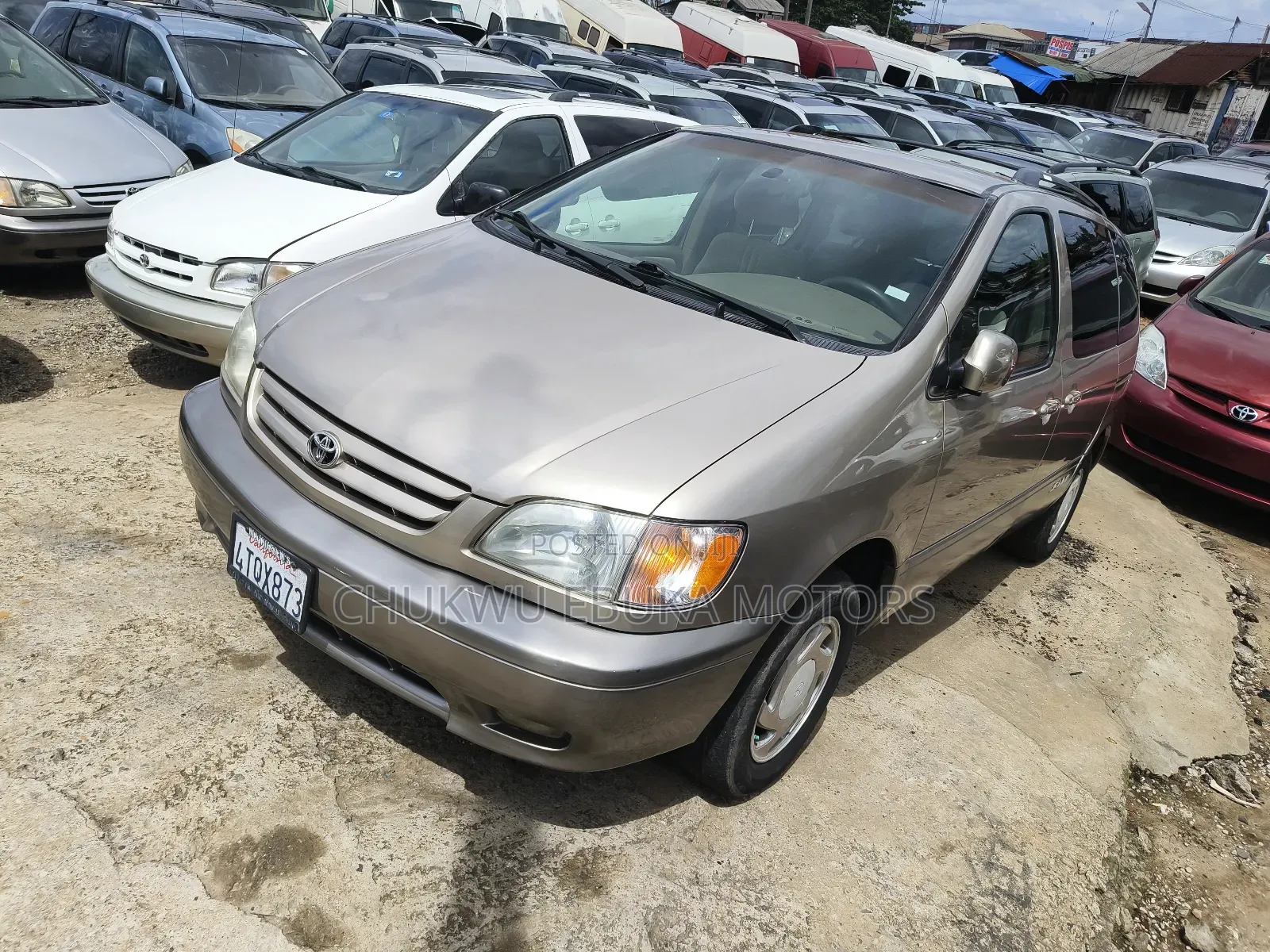 Toyota Sienna XLE 2002 Gold
