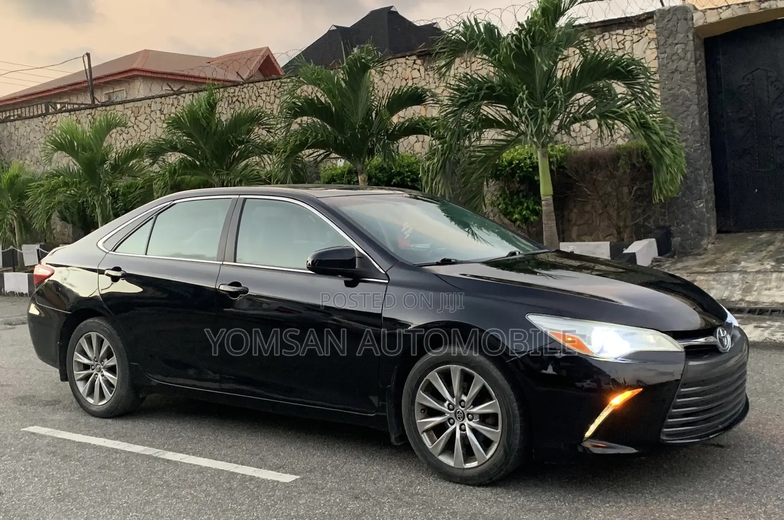 Toyota Camry XLE 4dr Sedan (2.5L 4cyl 6A) 2015 Black