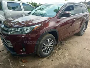 Toyota Highlander 2018 Burgundy