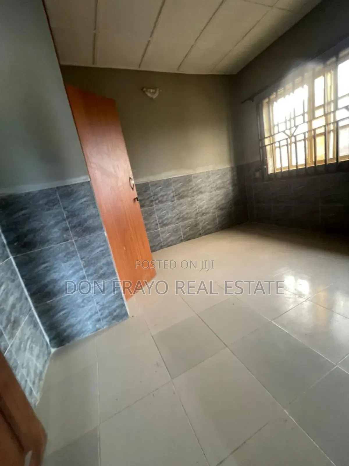 6bdrm Block of Flats in Elewuro Estate, Akobo for sale