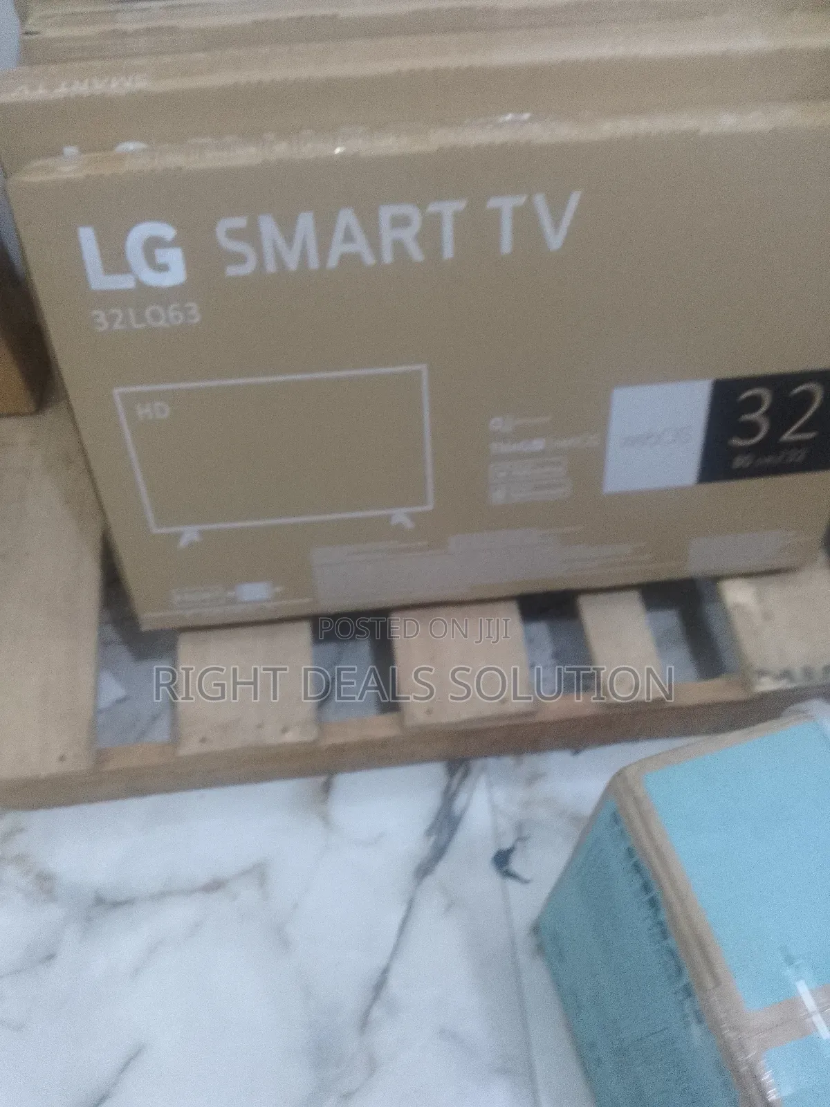 Lg 32" Family Share Smart Tv: Shared Profiles and Content