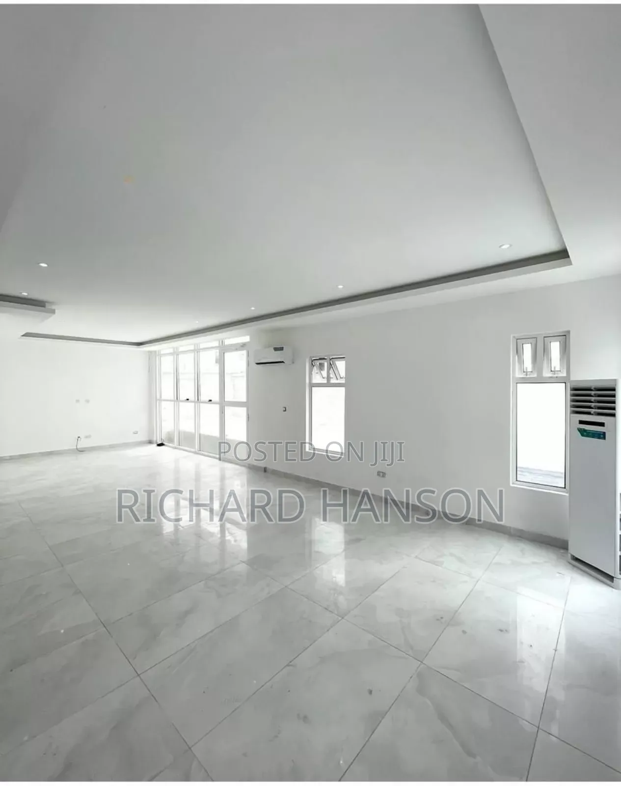 4bdrm Duplex in Banana Island for rent