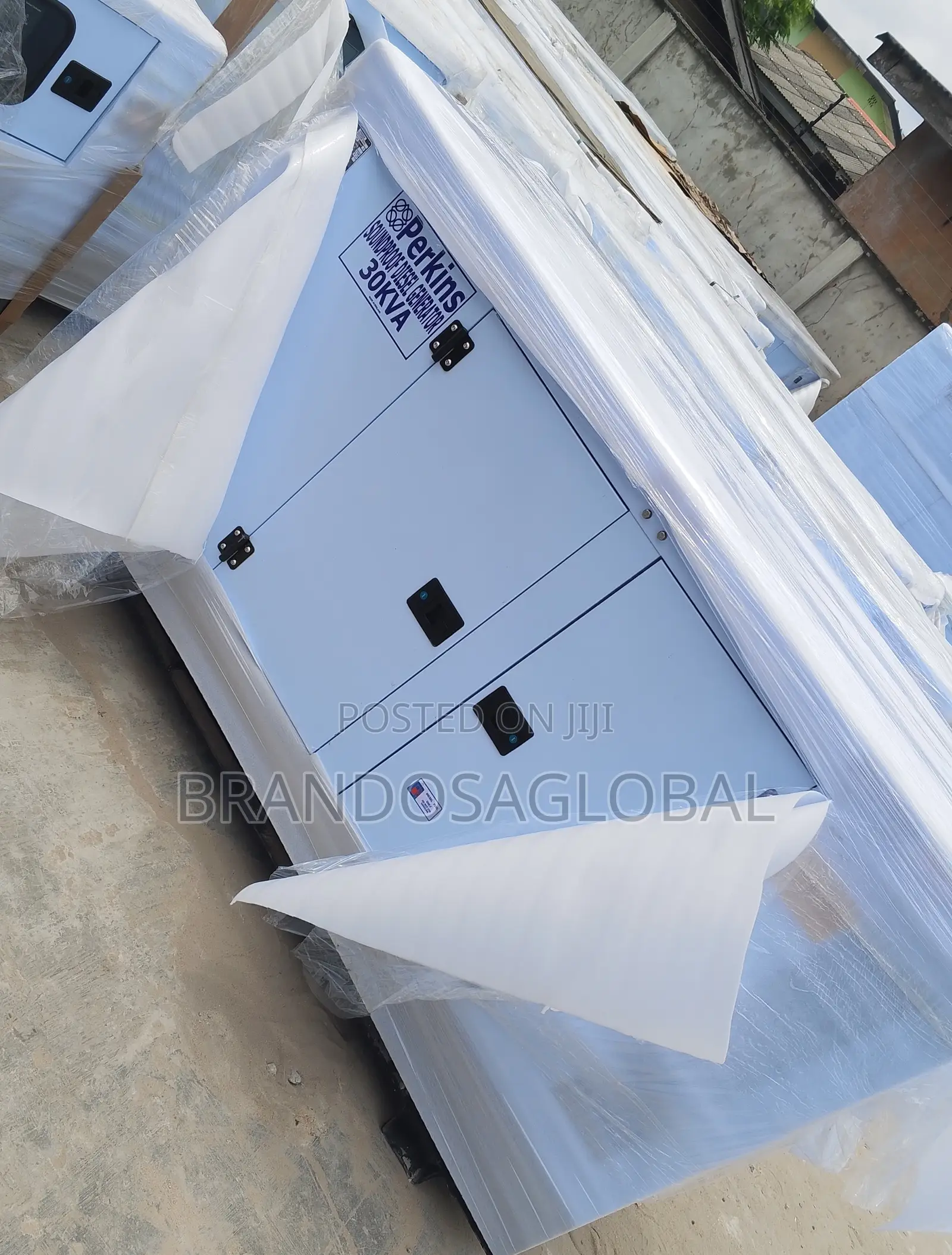 Perkins Uk 30kva Silent Diesel Soundproof Generator | Sp30