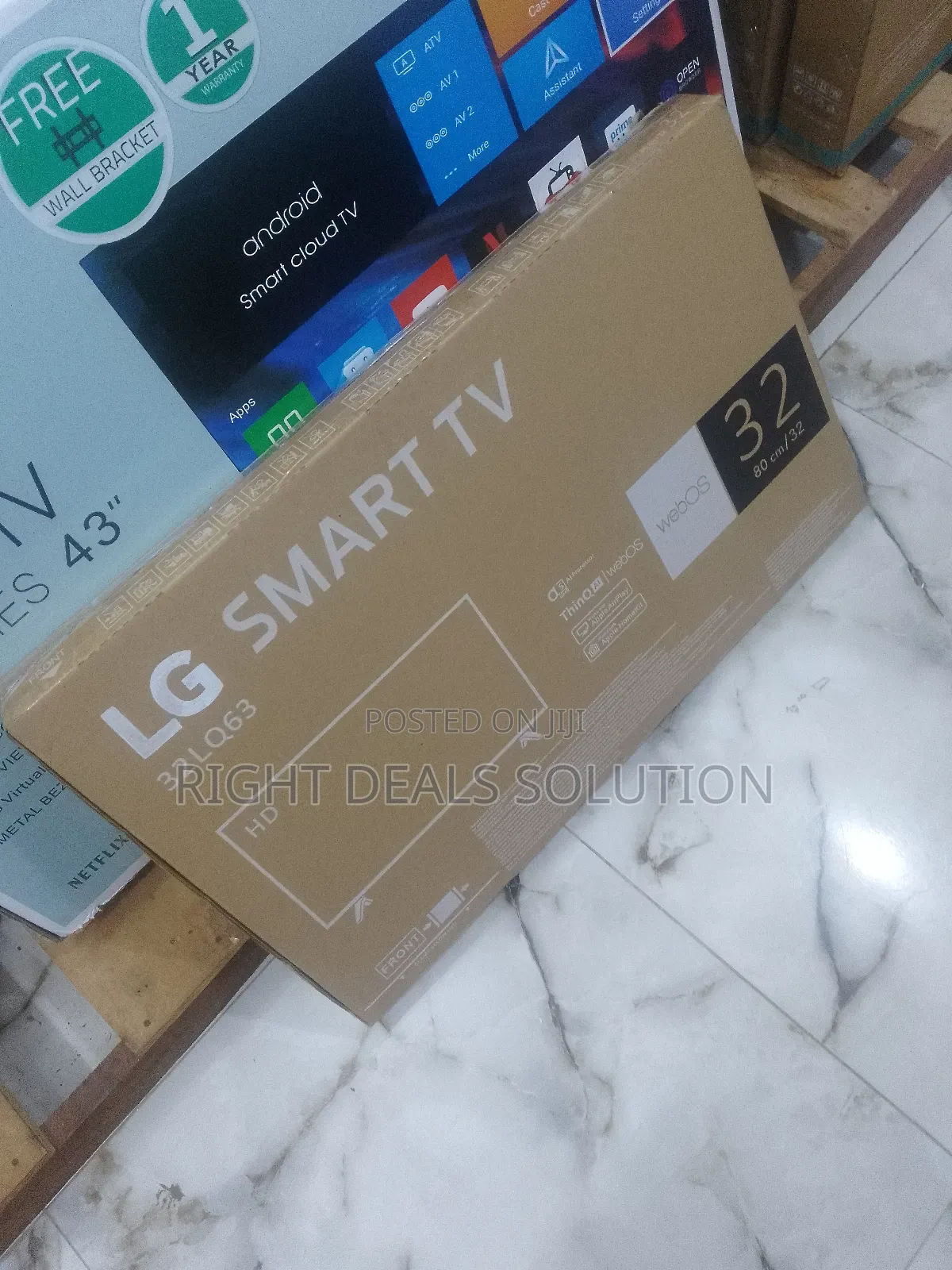 Lg 32" Smart Television With Multi-View Mode