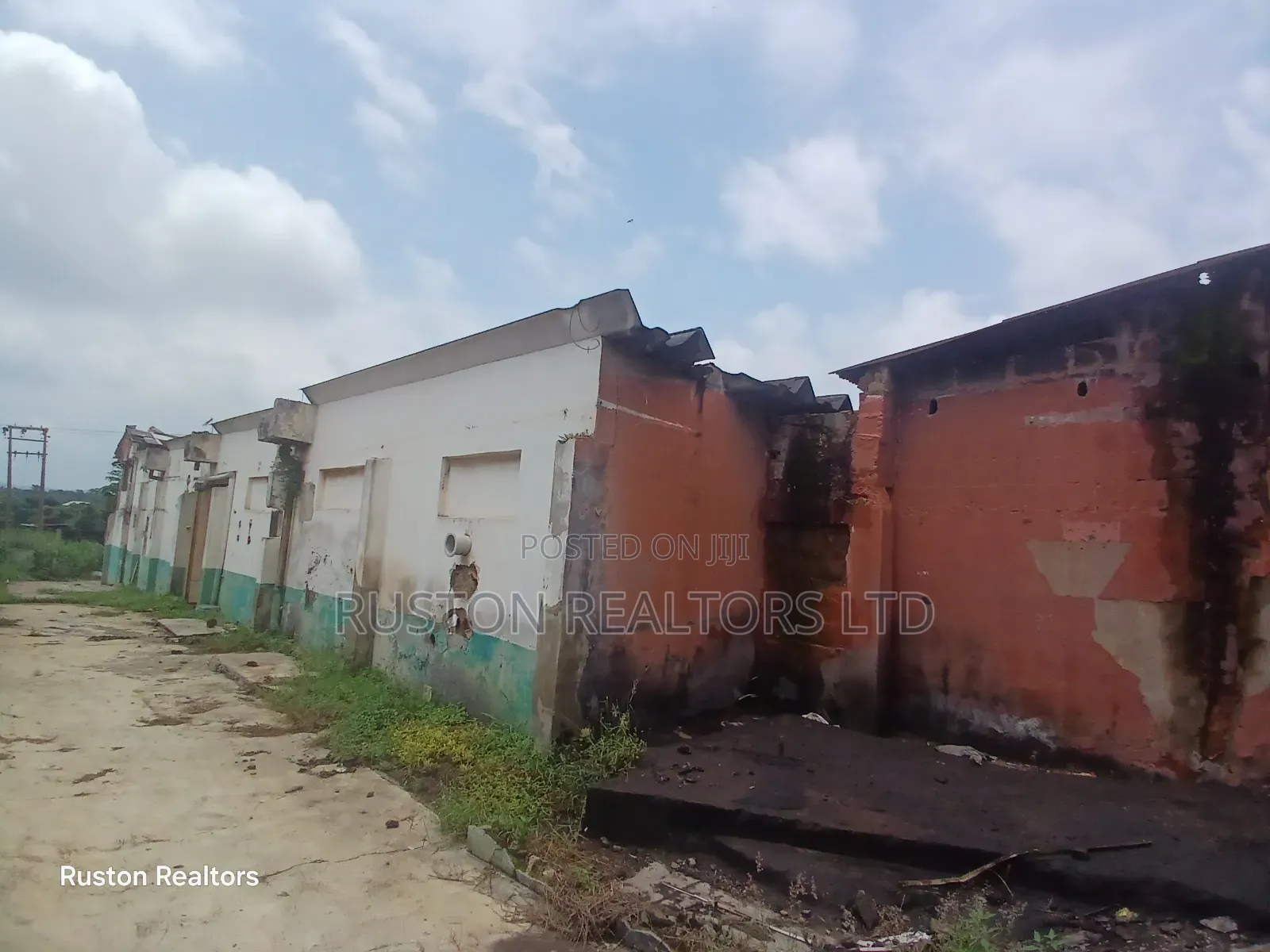 Warehouse on About 2500sm Land
