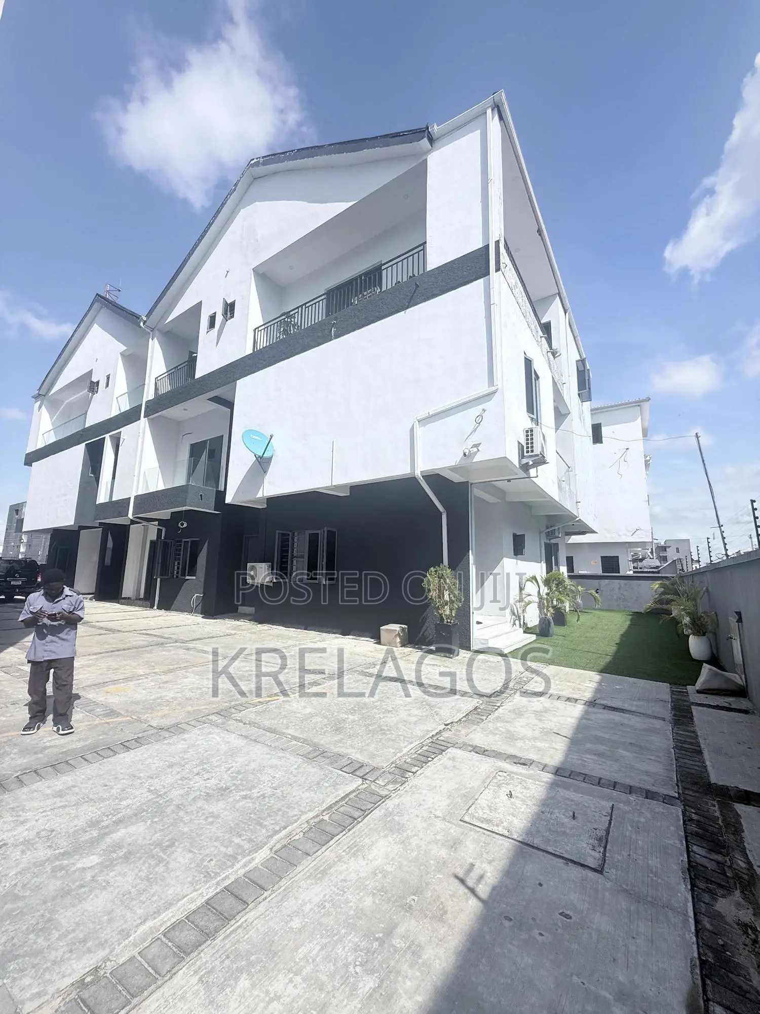 3bdrm Maisonette in Ikate-Elegushi for sale