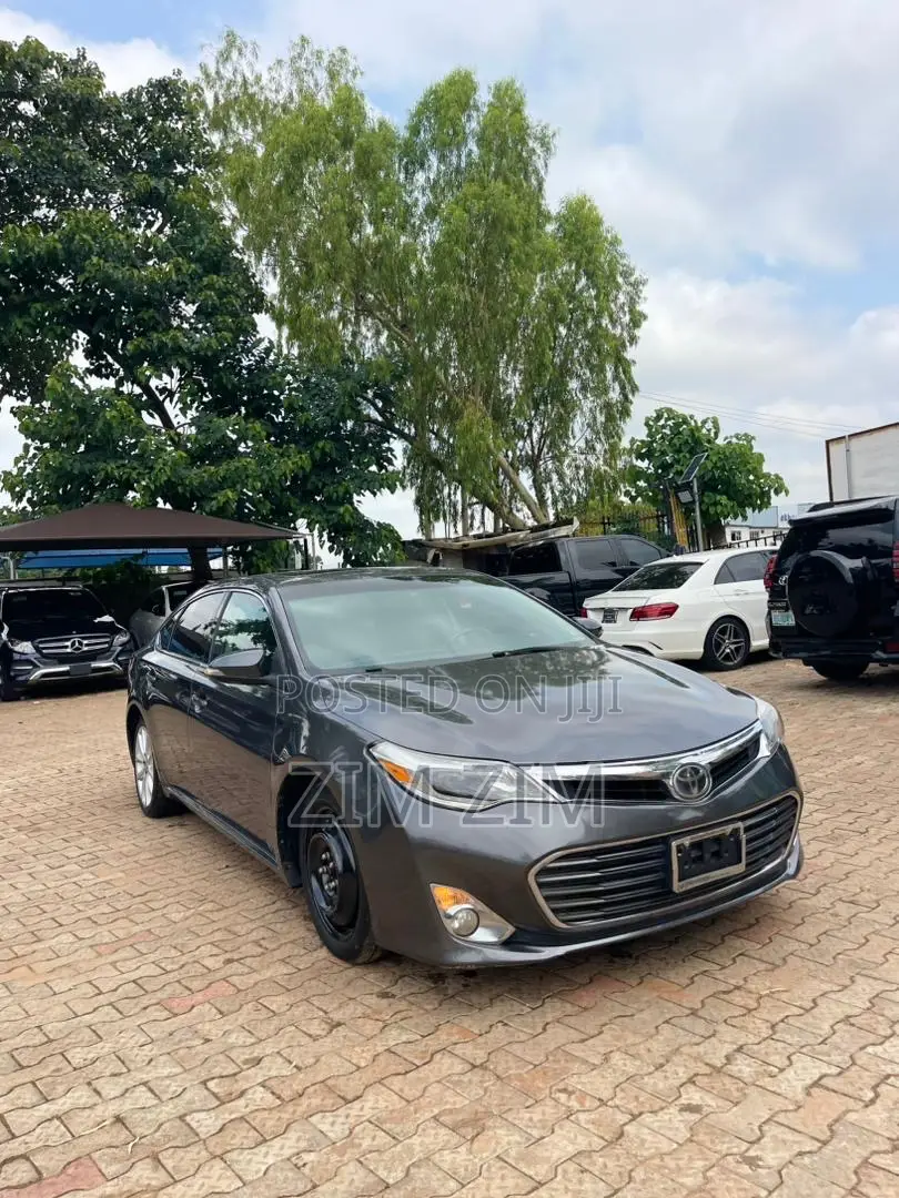 Toyota Avalon Limited 4dr Sedan (3.5L 6cyl 6A) 2014 Gray