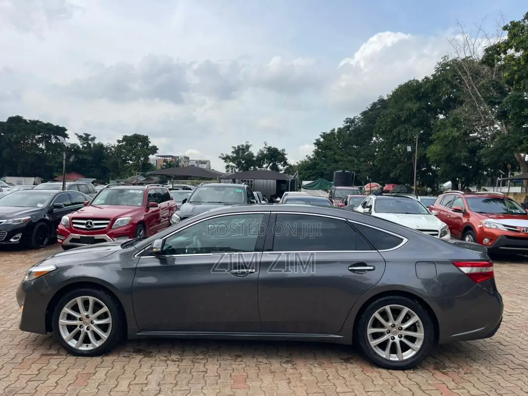 Toyota Avalon Limited 4dr Sedan (3.5L 6cyl 6A) 2014 Gray
