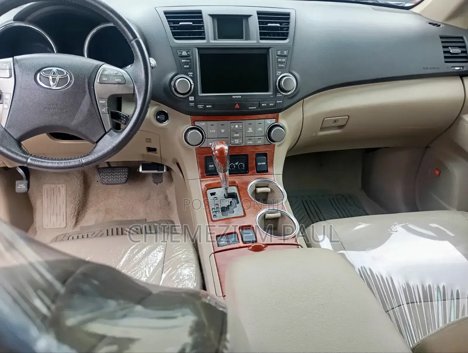 Toyota Highlander Limited 2010 Gold