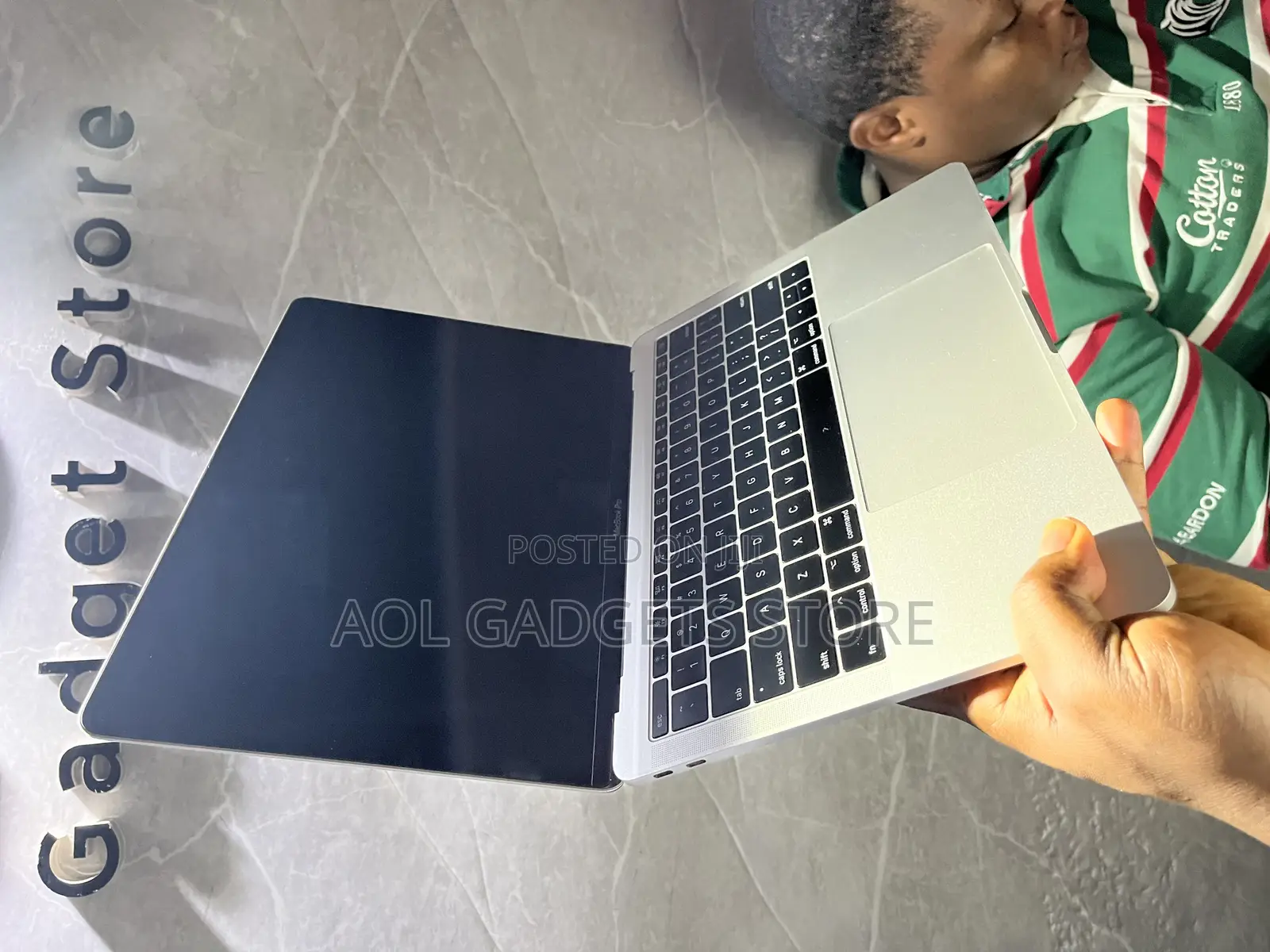 Laptop Apple MacBook Pro 2017 8GB Intel Core I5 SSD 128GB